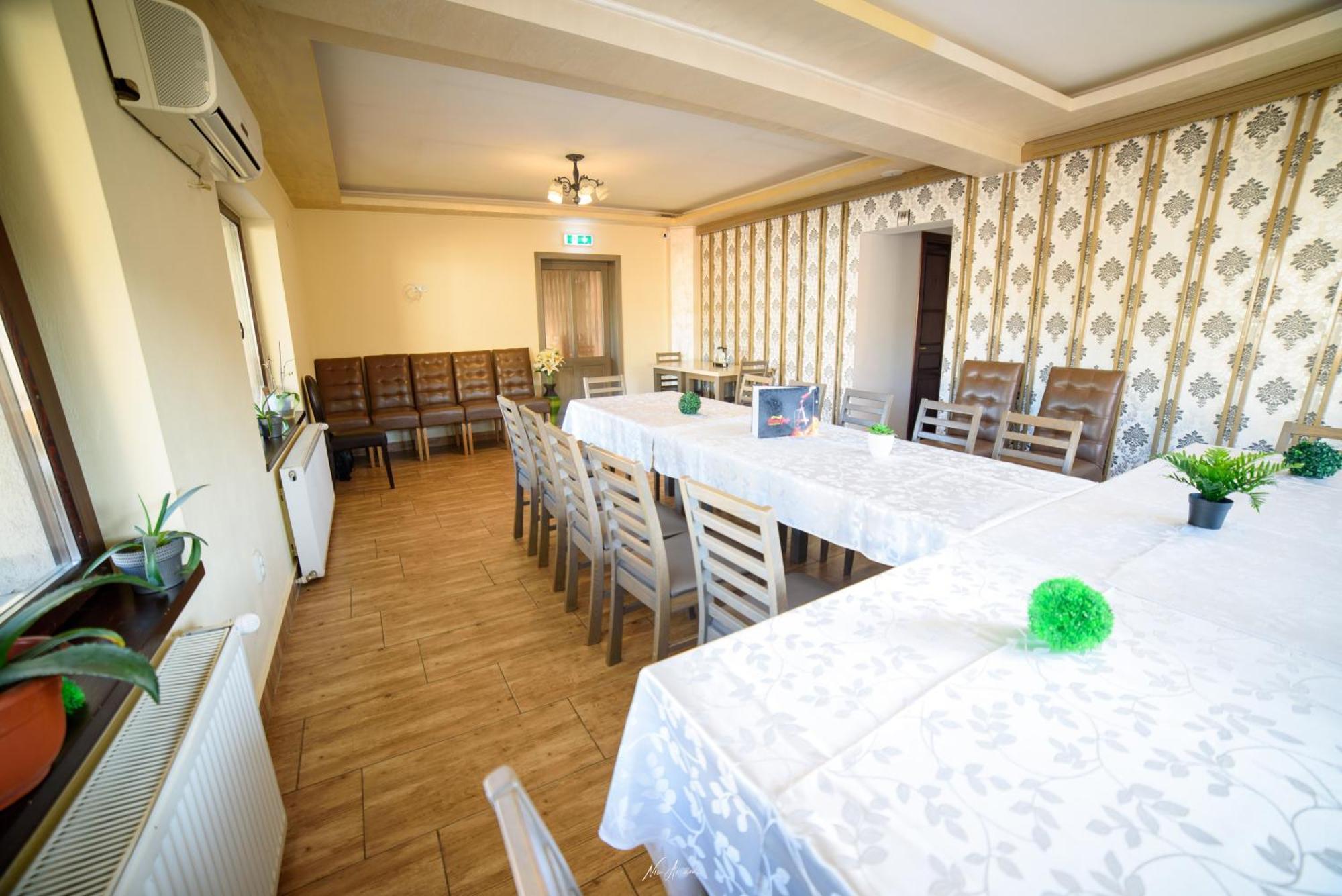Hotel Panna Gusto à Cîmpeni Extérieur photo