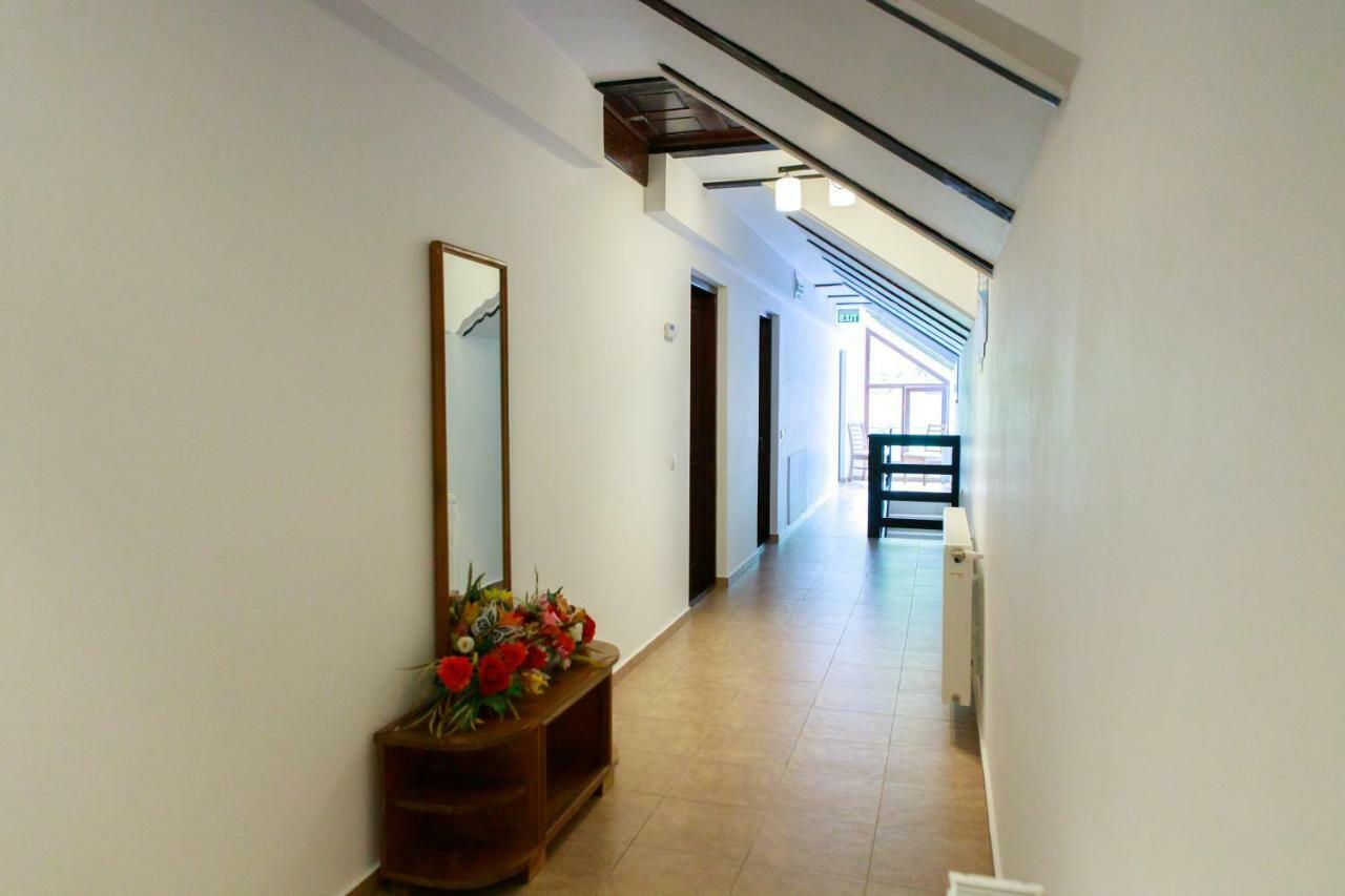 Hotel Panna Gusto à Cîmpeni Extérieur photo
